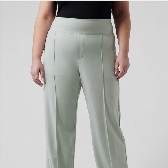 Athleta Pants - Athleta Eastbound Wide Pant Coast Grey Commuting Travel Work Spandex Sz 18
